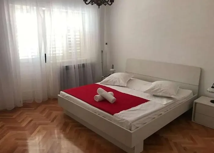 With Parking Space Grebastica, - 23339 Apartman Sibenik